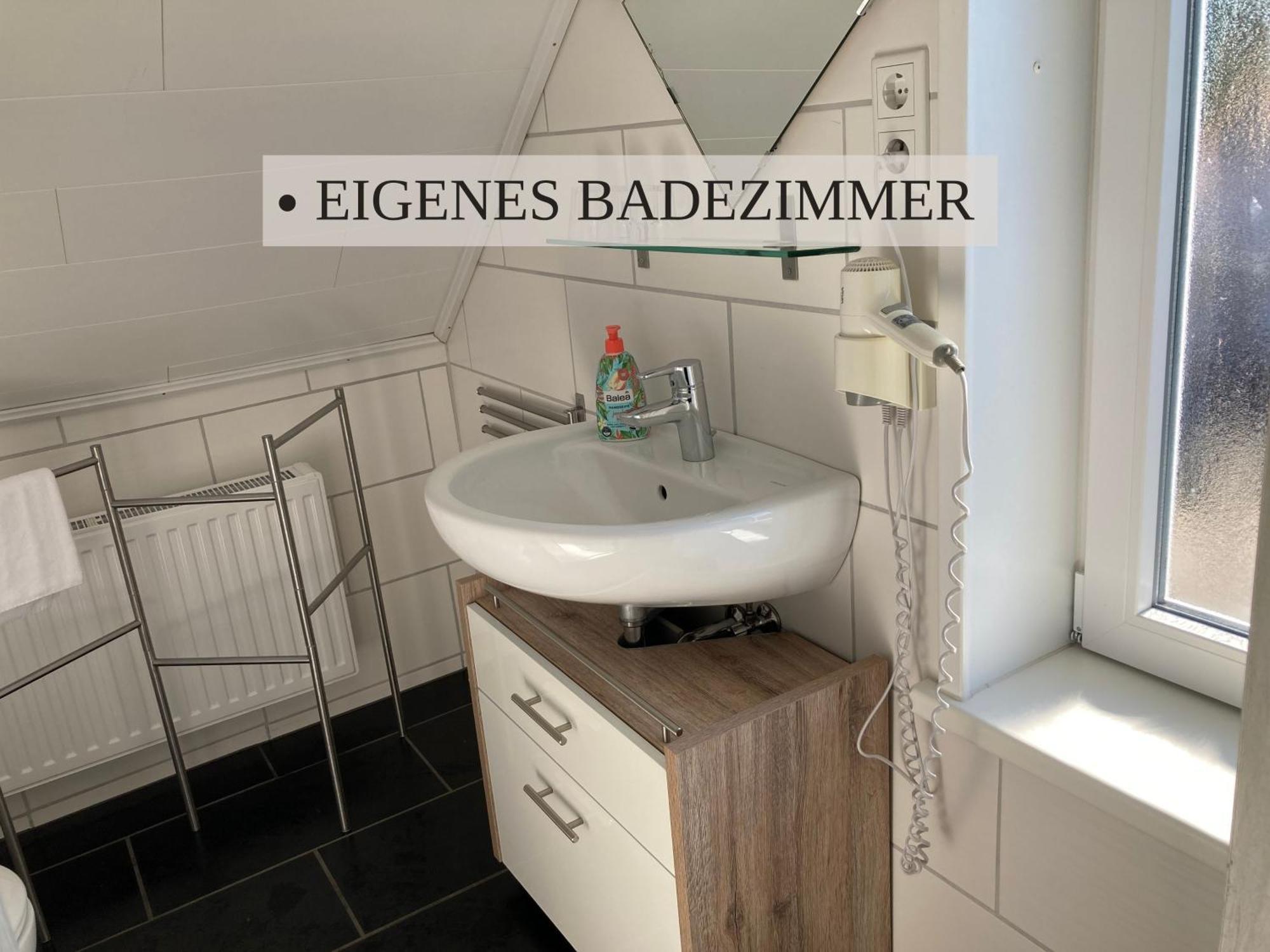 Haus Krabbe, Apartment 10, Naehe Bremerhaven, Fuer 1-2 Personen, 2 Schlafzimmer, Einzelbetten, Zweite Etage, Zentral Gelegen, Bis Zu 2 Hunden Kostenfrei Willkommen Wremen Exterior foto